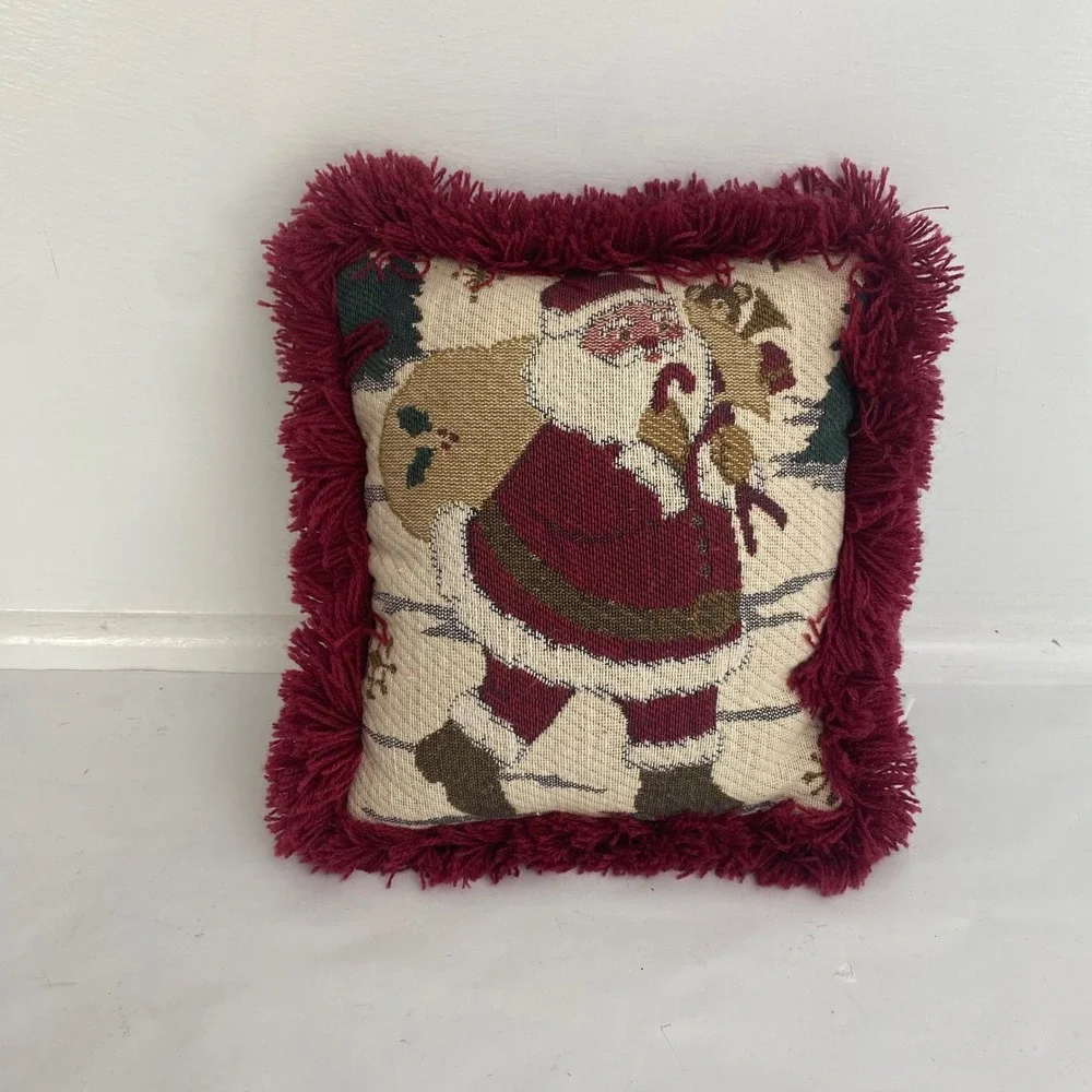 Riverdale‎ Christmas Santa Claus Tapestry Throw Pillow Burgundy Fringe